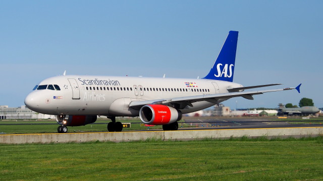 SAS cancela vuelos por huelga de 400 pilotos