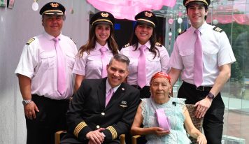 Octubre Rosa 2025: pilotos se visten de rosa para apoyar a mujeres con cáncer de mama