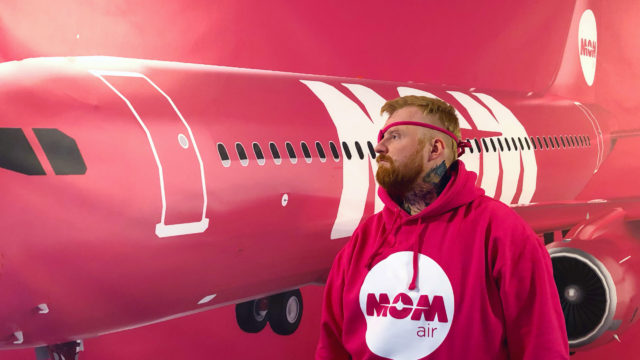 La aerolínea islandesa que resultó ser una obra de arte: MOM Air