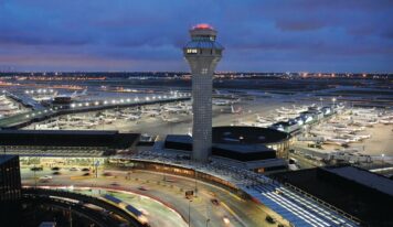 FAA firma acuerdo con universidades para entrenamiento de controladores de tránsito aéreo