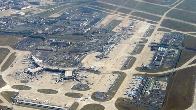 Aeropuerto París Orly suspende operaciones comerciales de manera temporal