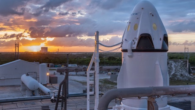 SpaceX prueba sistema de eyección para astronautas.