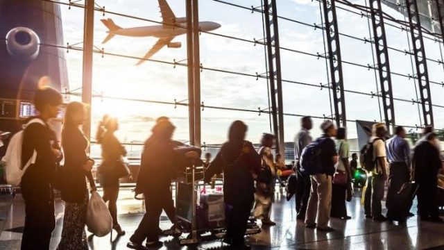 IATA: Demanda de vuelos alcanza el 99% de niveles de 2019