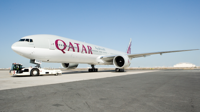 Qatar Airways introduce su 777 #50