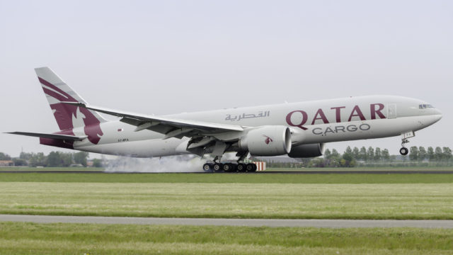 Qatar Airways recibe tres Boeing 777F simultáneamente