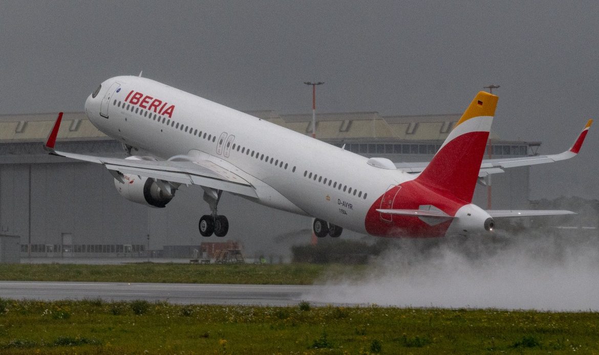 Iberia suma Bucharest y Tivat a su red para el verano de 2026