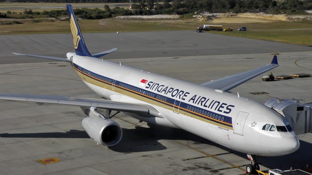 A330 de Singapore Airlines pierde potencia en ambos motores en pleno vuelo.