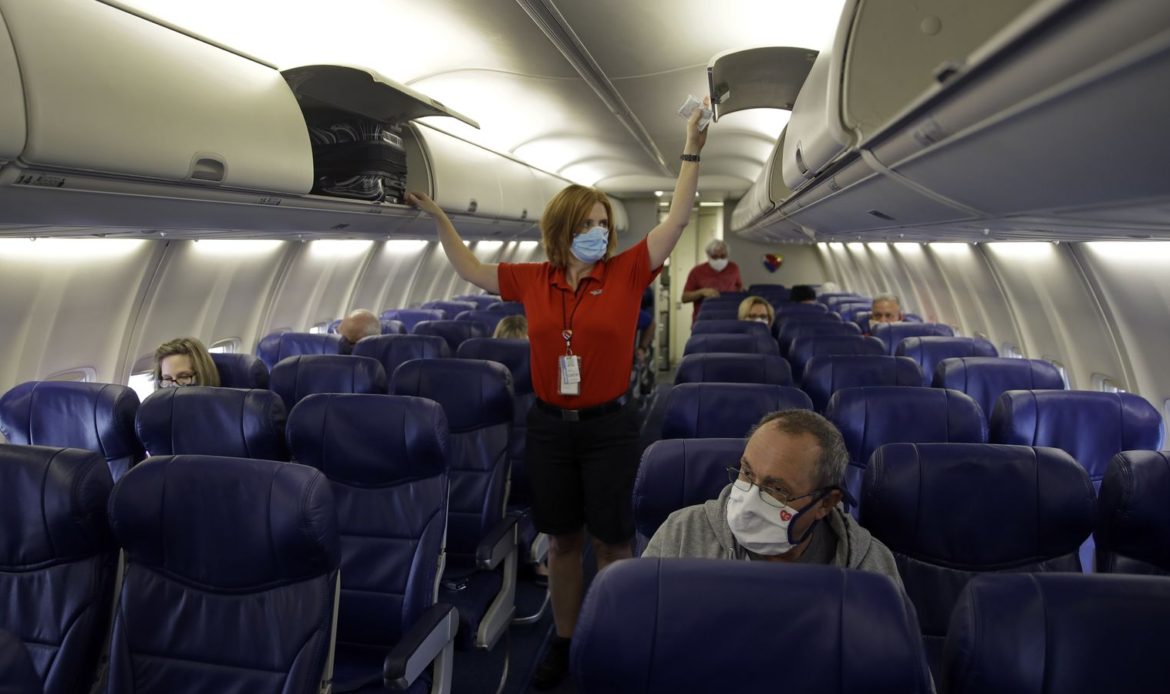 La FAA busca aumentar los períodos mínimos de descanso de las tripulaciones de cabina
