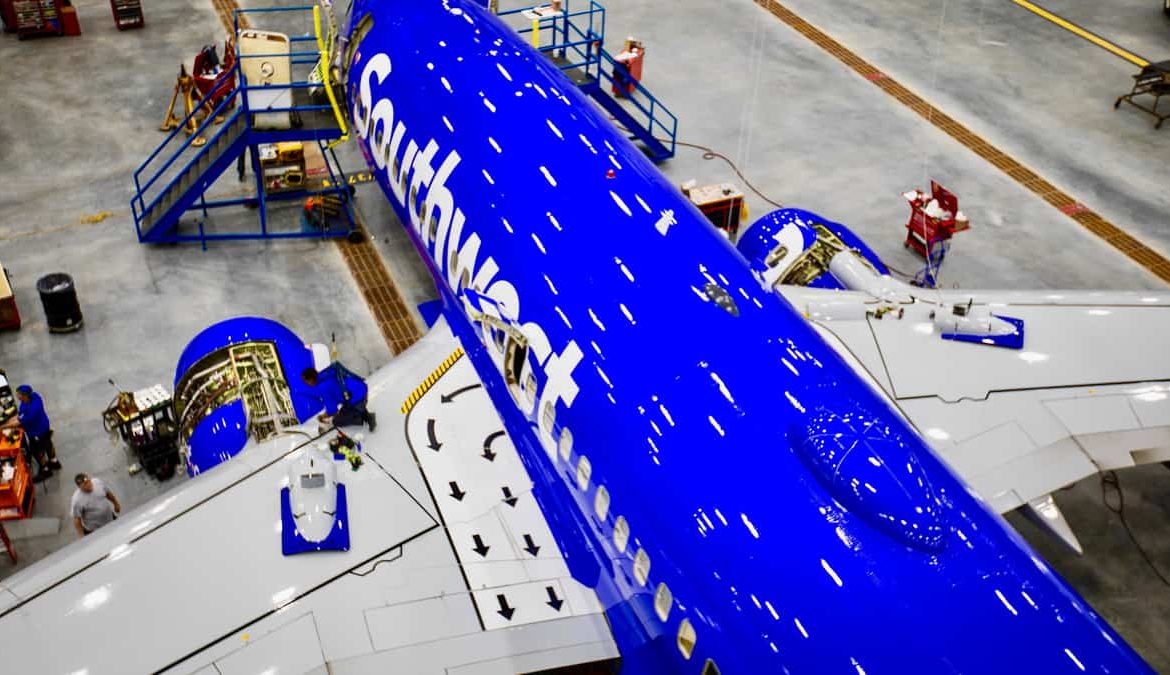 Southwest Airlines llega a nuevo acuerdo colectivo con mecánicos de aviación
