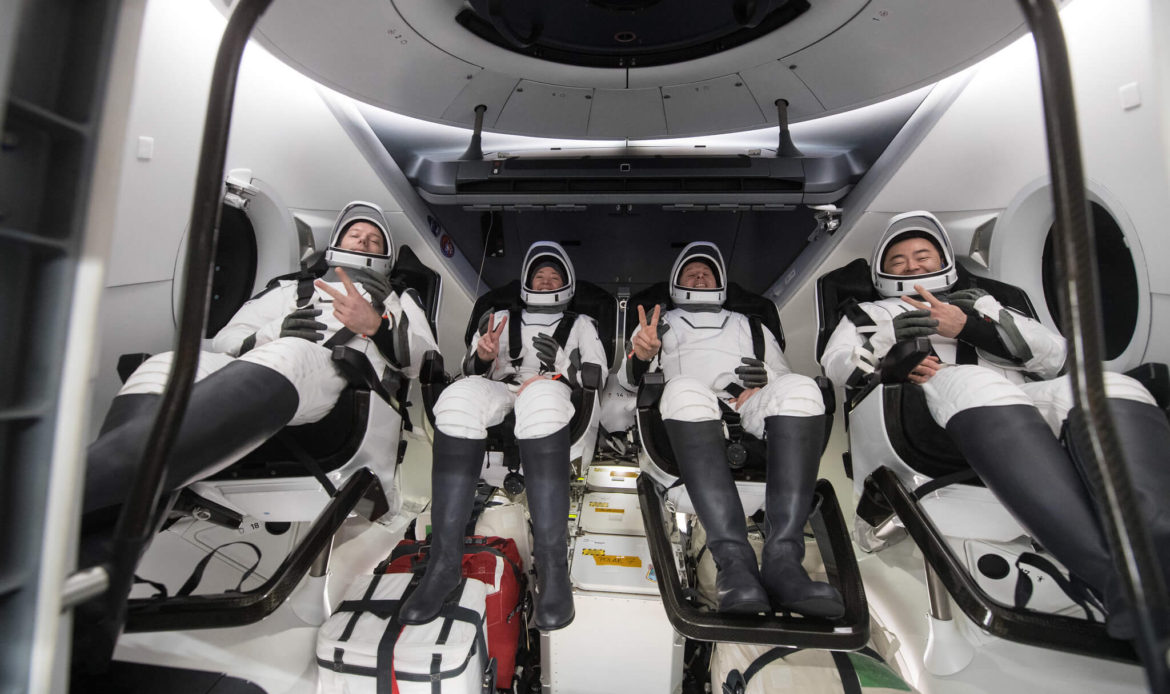 Astronautas de la ISS regresan a la Tierra a bordo del SpaceX Crew Dragon