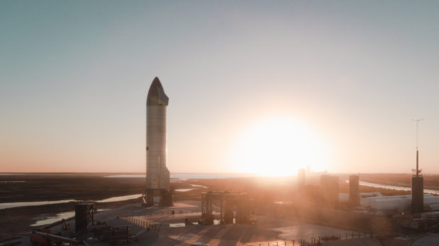 El Starship SN9 de SpaceX se estrella durante el aterrizaje en su vuelo de prueba