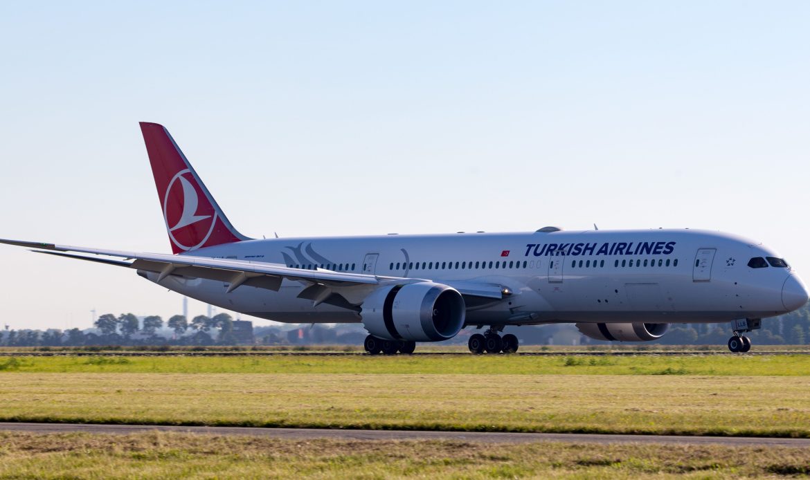 Turkish Airlines anuncia acuerdo récord con Boeing por hasta 75 Dreamliners y más aviones 737 MAX