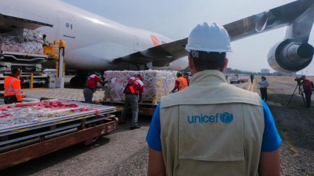 Principales aerolíneas del mundo se comprometen a apoyar a la UNICEF para transportar vacunas de COVID-19