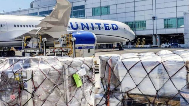 United Airlines se encuentra listo para distribuir las vacunas contra el COVID-19 de Pfizer