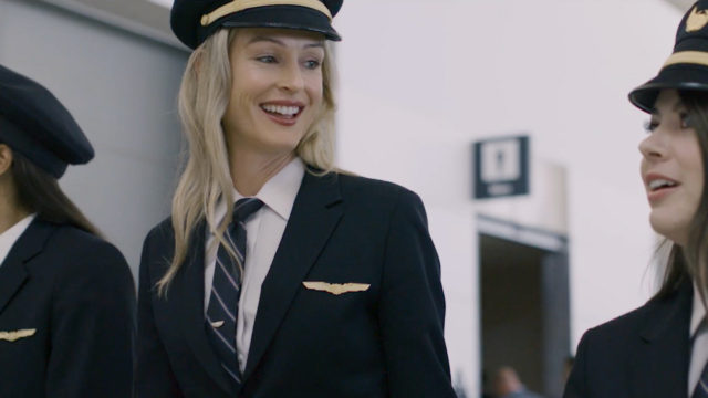 United Airlines busca capacitar a 5,000 nuevos pilotos esperando que el 50% sean mujeres y minorías