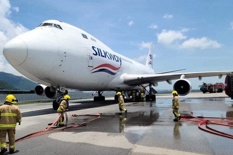 Boeing 747-400 de Silk Way Airlines aborta despegue por falla de motor