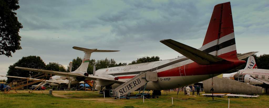 El último Vanguard/Merchantman junto al VC-10 donado por Omán en su aposento final en Brooklands (calflier001 Flickr) 