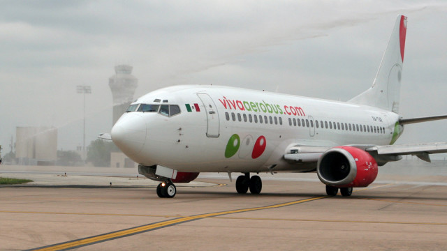 VivaAerobus-Boeing-737-300-VivaAerobus