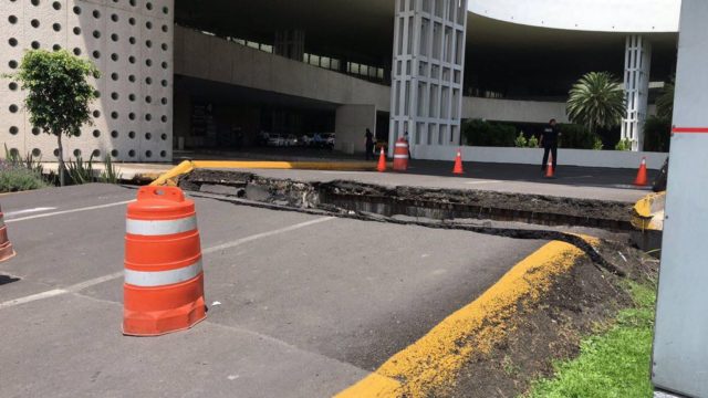 Daños en AICM tras fuerte sismo en Ciudad de México