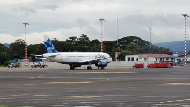 A320 de JetBlue regresa a SJO por humo en cabina