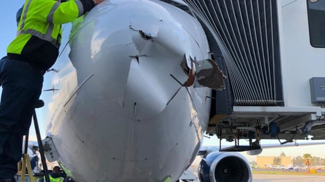 737 de Aeroméxico aterriza en Tijuana con daños en radomo