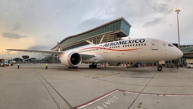 Aterriza por primera vez vuelo de Aeroméxico en Hong Kong