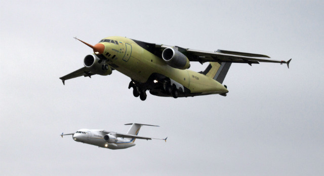 Primer vuelo de Antonov 178