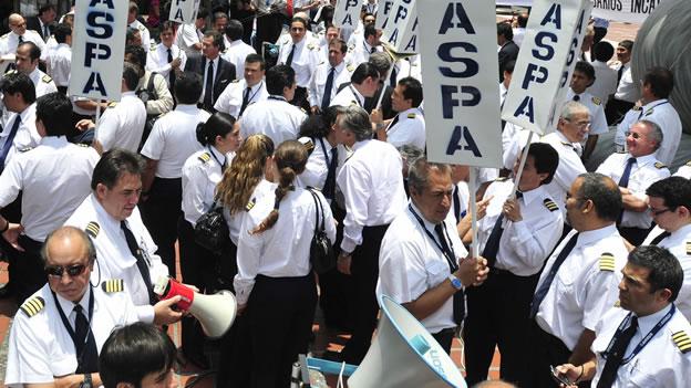 Celebran trabajadores salvaguardas del Bilateral con EU