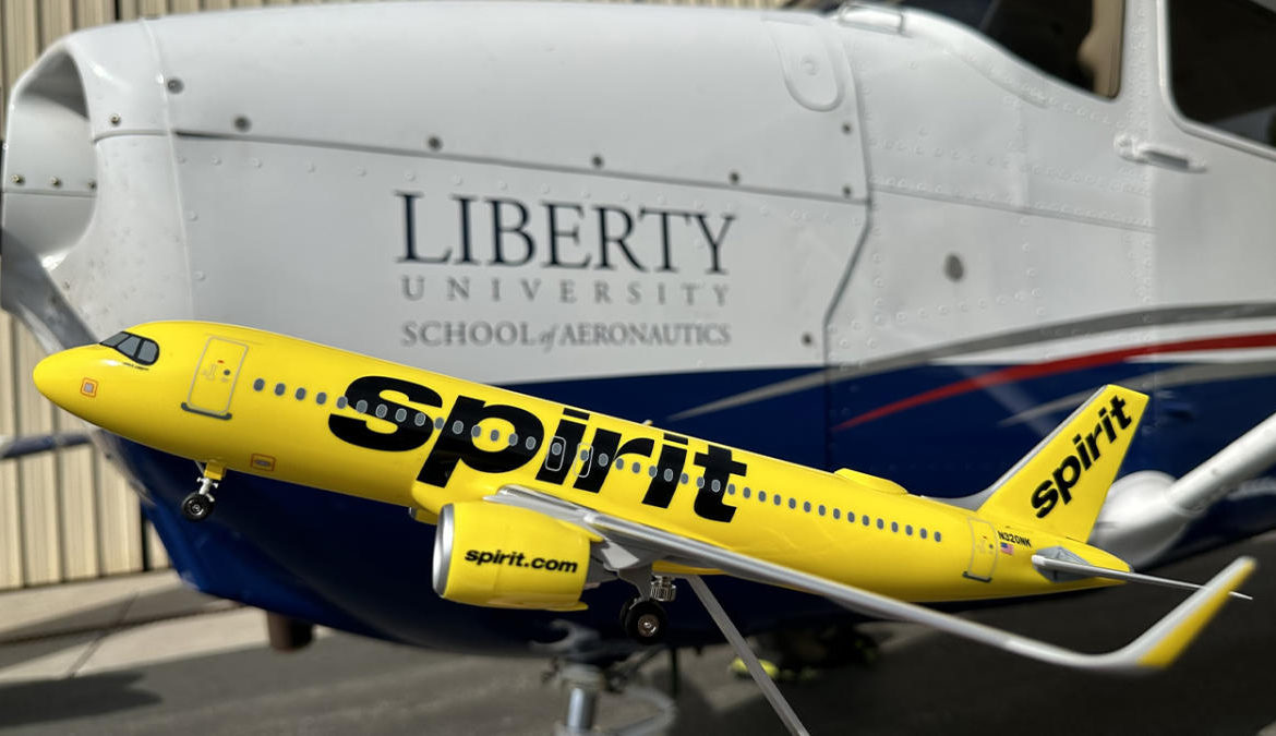 Spirit Airlines contratará pilotos en programa universitario