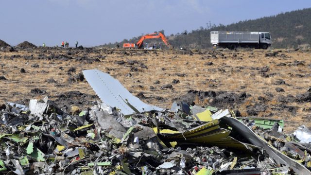 Pieza encontrada en sitio de accidente de 737 muestra configuración inusual