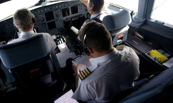 Más restricciones para acceder a cabina de pilotos