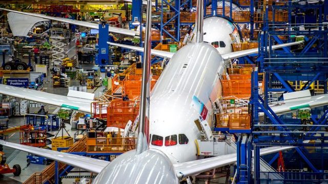 Boeing registra 82 nuevos pedidos en febrero y sufre cancelaciones por más de 50 pedidos