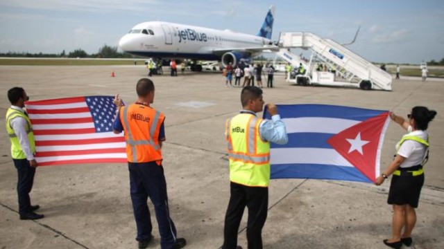 Despega el primer vuelo de itinerario entre EUA y Cuba en 55 años