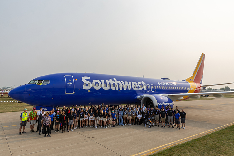 Southwest Airlines transporta a sus pilotos cadetes a EAA AirVenture 2023