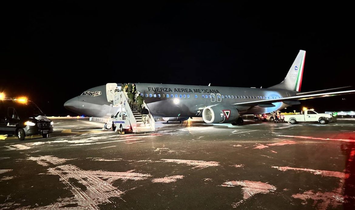 Boeing 737 de la FAM aterriza en Turquía