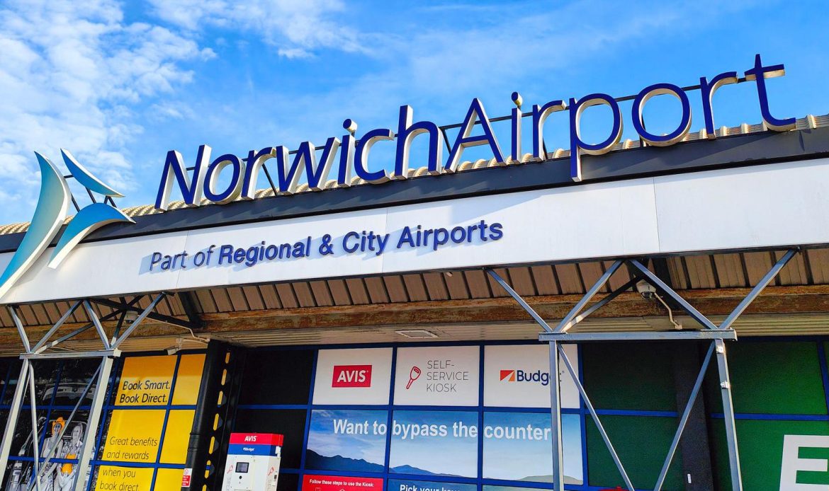 Norwich: cierre por incendio en aeronave ligera