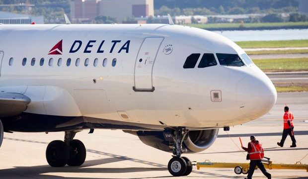 Delta Air Lines reanuda venta de asientos centrales en sus aeronaves