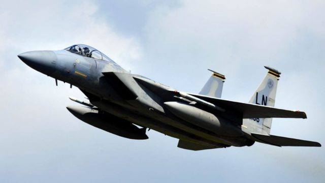Se estrella F-15C de la Fuerza Aérea de Estados Unidos en el Océano Atlántico