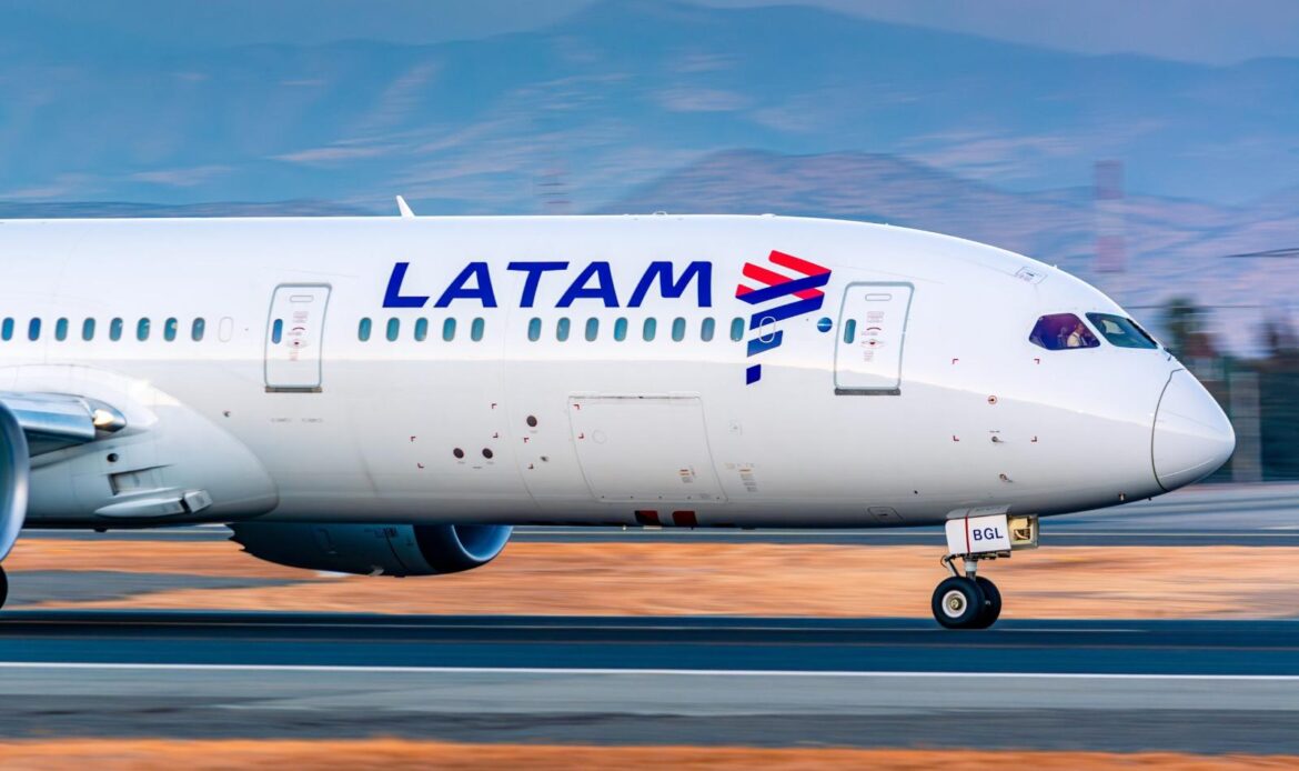 Grupo LATAM realiza pedido por cinco Boeing 787