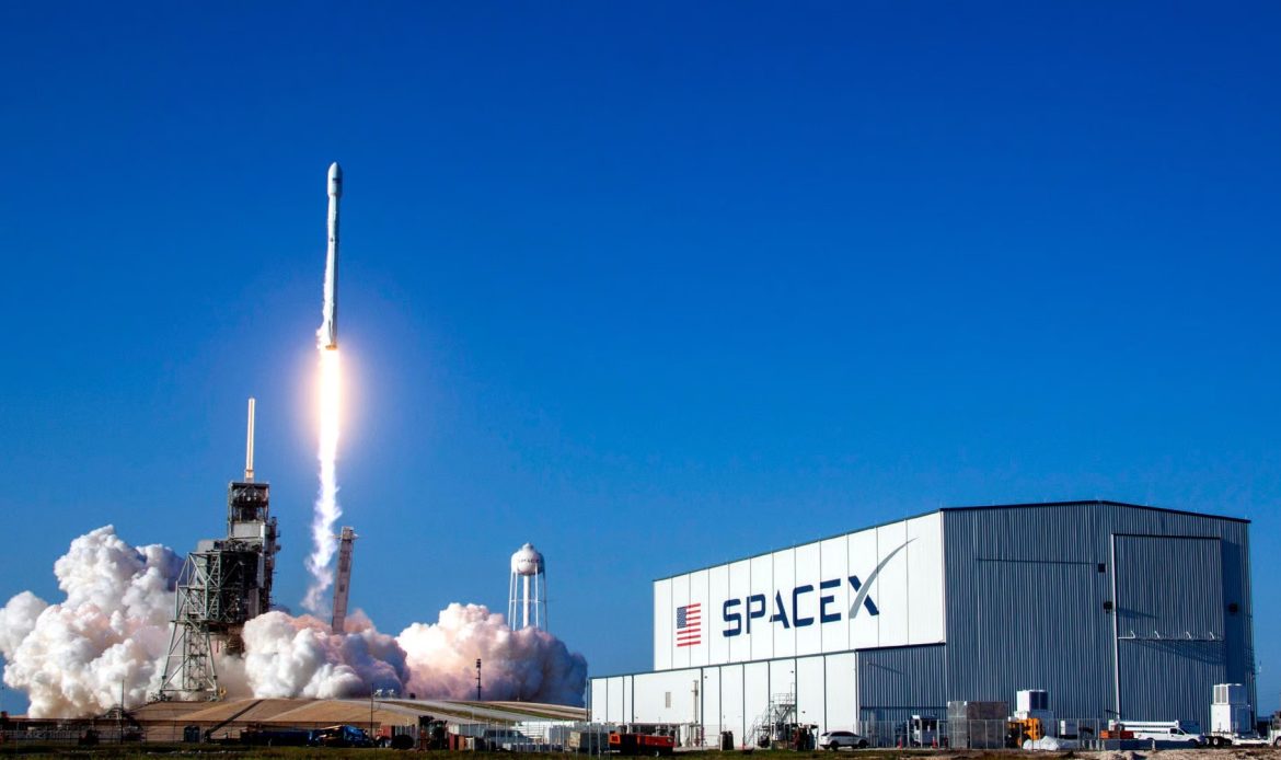 Cápsula de SpaceX regresa a la Tierra tras evacuación médica desde la ISS