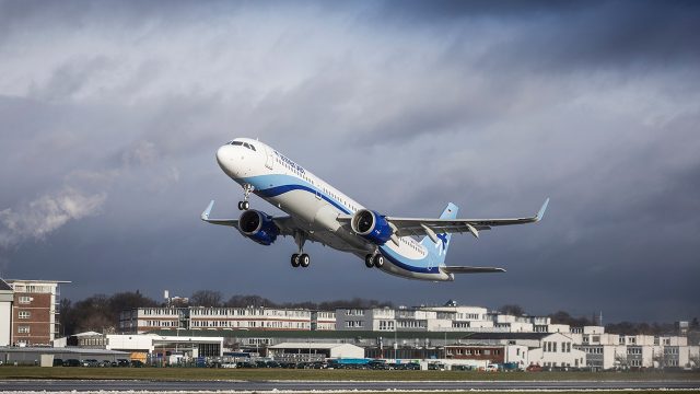 Interjet sufre cancelaciones y demoras en sus vuelos