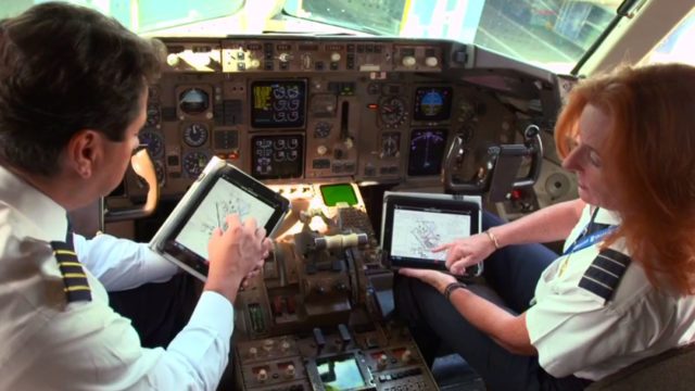 Avianca introduce iPads en cabinas.