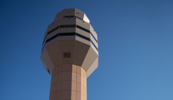 FAA firma acuerdo con Nashua para entrenar controladores aéreos