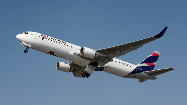 LATAM Airlines inaugura primer vuelo entre Lima y Barcelona