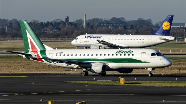 Lufthansa podría invertir en el rescate de Alitalia