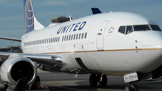 United ordena más 737-700; retirará 747 en 2018