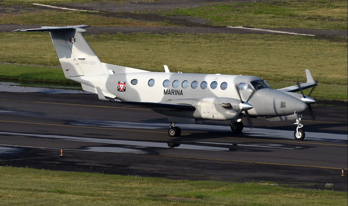 Aeronave de la Marina de México se desploma en Galveston durante misión médica