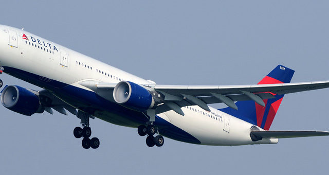 A330 de Delta aterriza de emergencia en Nigeria; cinco personas resultaron heridas