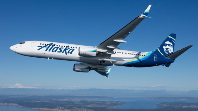 Alaska Airlines elimina artículos de plástico en favor del medio ambiente
