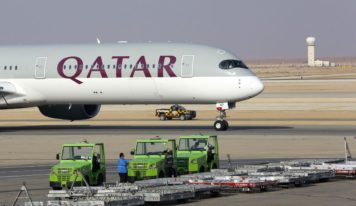 Qatar Airways mantiene suspensión temporal de vuelos por cierre del espacio aéreo de Qatar